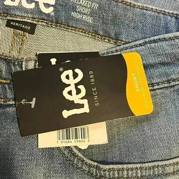 NWT Lee Jean Shorts size 6. - Picture 10 of 10